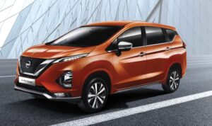 Mobil Nissan Livina